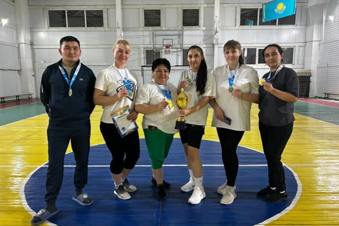 ✨⛹🏻‍♀️Әйелдер арасындағы аудандық волейбол жарысында 1️⃣ орынды жеңіп алған біздің мектеп командамызды шын жүректен құттықтаймыз! Команда құрамы: Байменова А.М., Абильдина А.А.,Кизыденова Р.Т., Кравченко И.С., Калиниченко Т.В., Рашитова А.Д.  Тренер: Акул